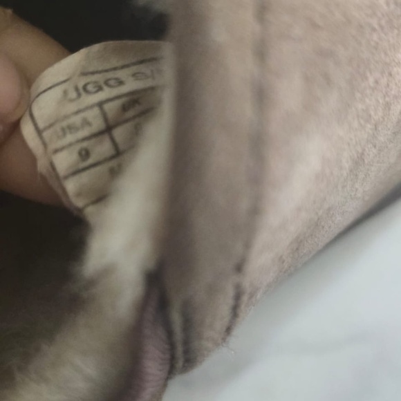 Brown Suede UGG Sheepskin Lined Boots - Cozy Winter Slippers Size 9. - Picture 5 of 8